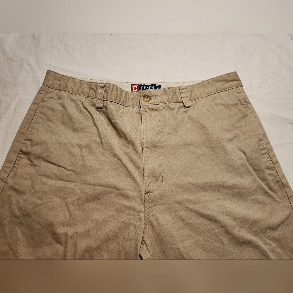 CHAPS Shorts Men's Size 36 Tan Khaki Shorts Zipper Pockets